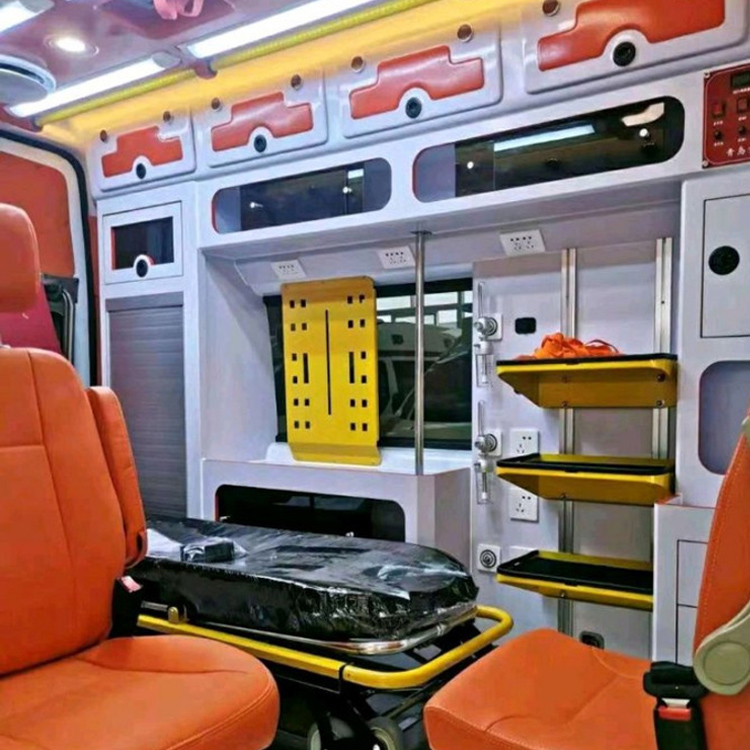 鼓楼长途救护车护送病人租赁价格